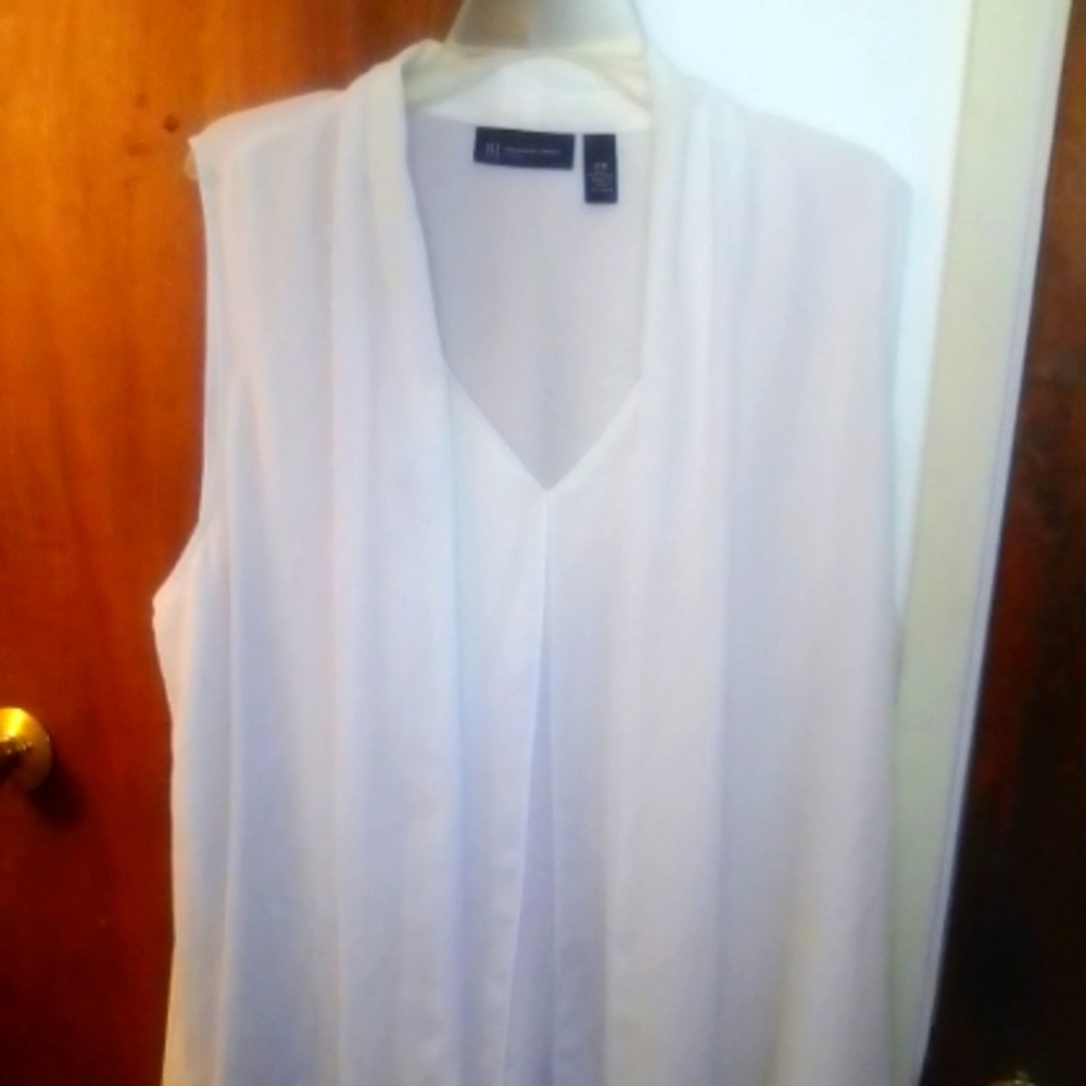 Sleeveless white blouse size 22